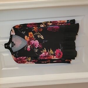 Karen Kane black floral long sleeve top with ruffle small